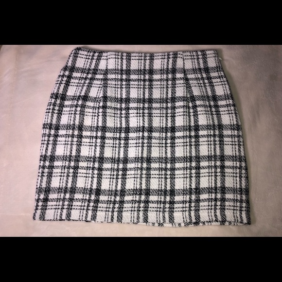 Plaid Skirt - Picture 2 of 4